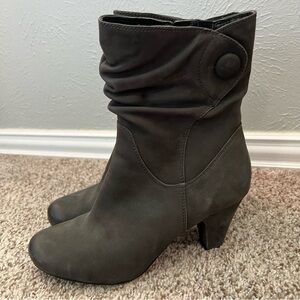 Elegant Gray Boots